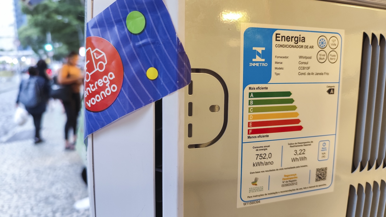 Energy label at an appliance store in Rio de Janeiro, Brazil.